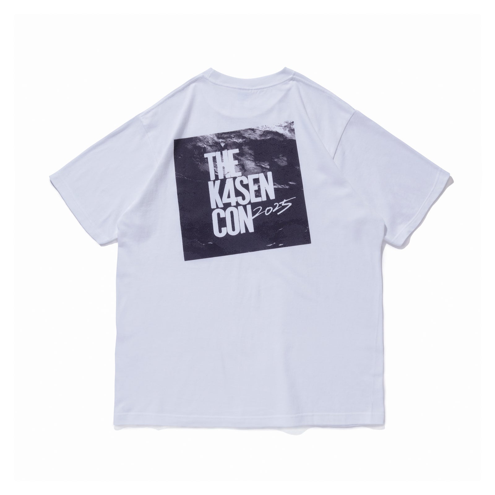 The k4sen con 2025 LOGO TEE / WHITE – ZETA DIVISION STORE