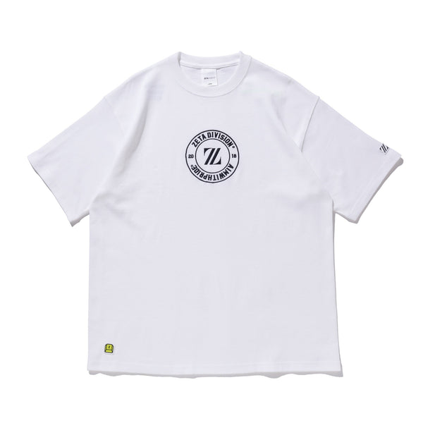 VARSITY EMBROIDERY TEE / WHITE | ZETA DIVISION STORE